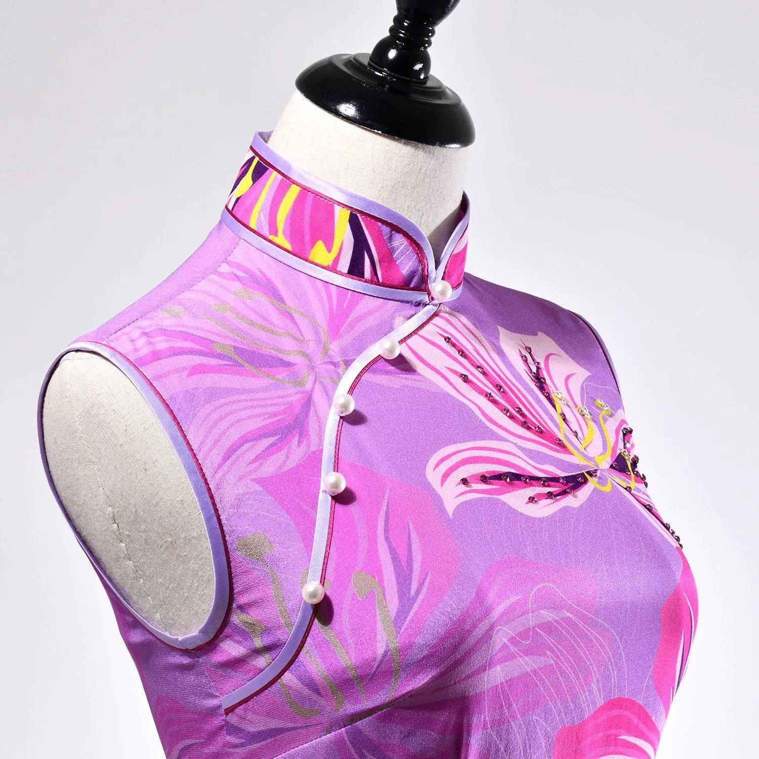 【BAUHINIA】100% Silk Crystal Cheongsam (Sleeveless)