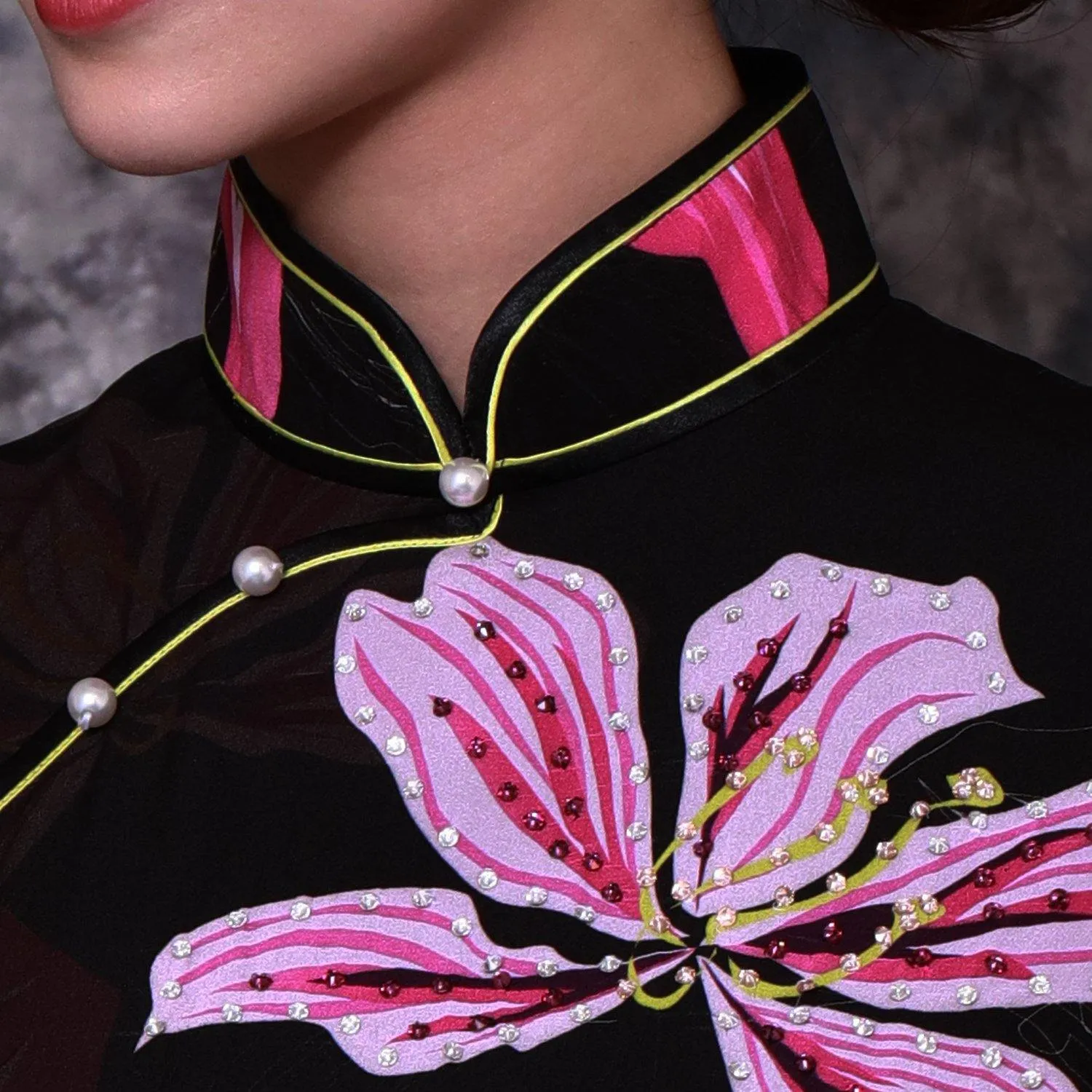 【BAUHINIA】100% Silk Crystal Cheongsam with Single Crystal Blossom (Sleeveless)