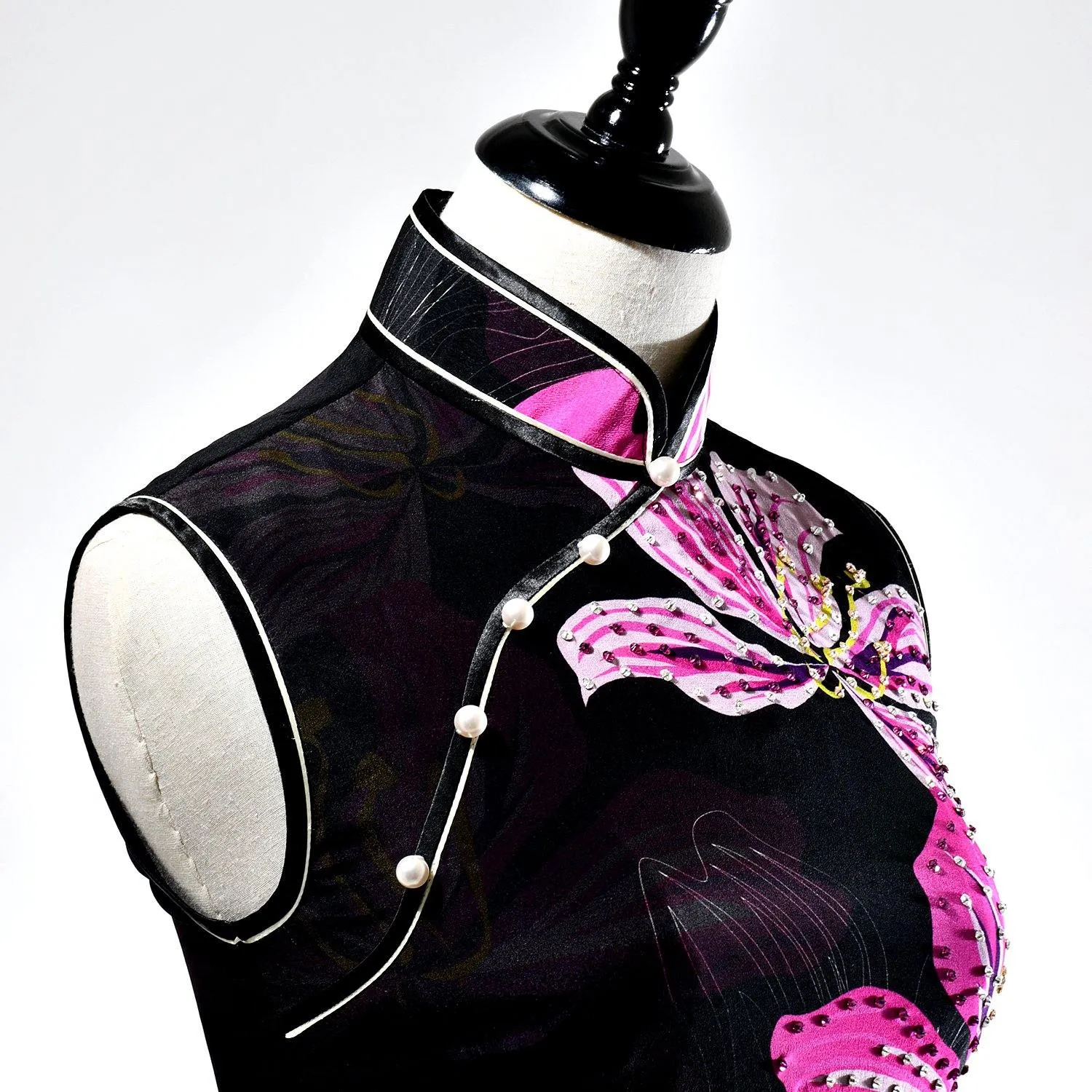 【BAUHINIA】100% Silk Crystal Cheongsam with Single Crystal Blossom (Sleeveless)