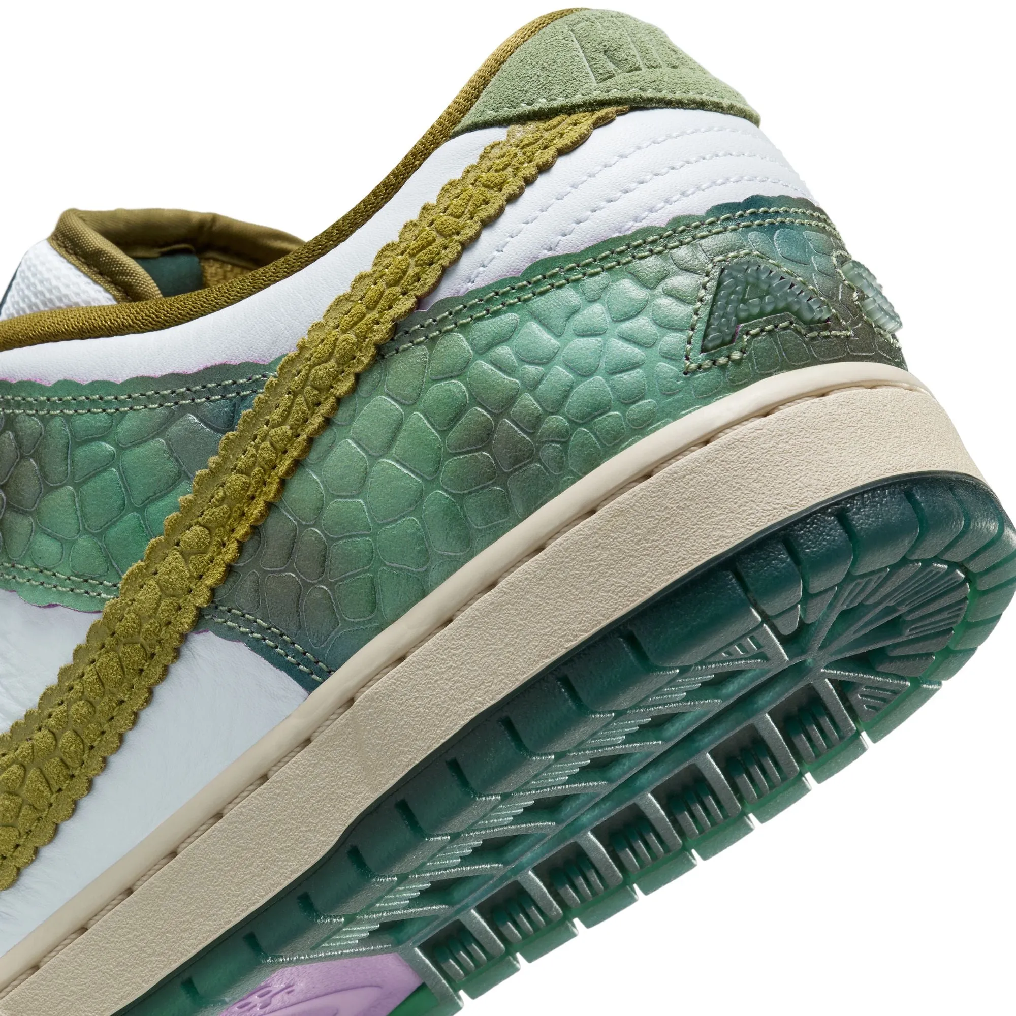 DUNK LOW ALEXIS SABLONE "CHAMELEON"