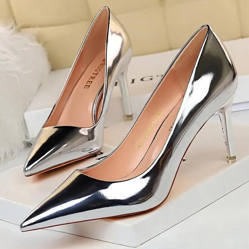 Graduation Gift  Shoes Classic Pumps Patent Leather Women Pumps Fashion Women Wedding Shoes High Heels Stiletto 10.5 Cm 7.5 Cm Lady Shoes