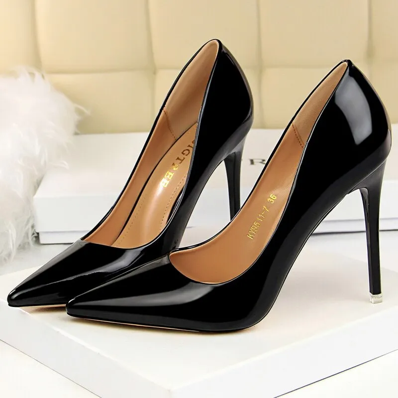 Graduation Gift  Shoes Classic Pumps Patent Leather Women Pumps Fashion Women Wedding Shoes High Heels Stiletto 10.5 Cm 7.5 Cm Lady Shoes