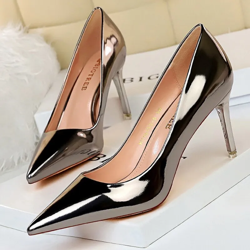 Graduation Gift  Shoes Classic Pumps Patent Leather Women Pumps Fashion Women Wedding Shoes High Heels Stiletto 10.5 Cm 7.5 Cm Lady Shoes