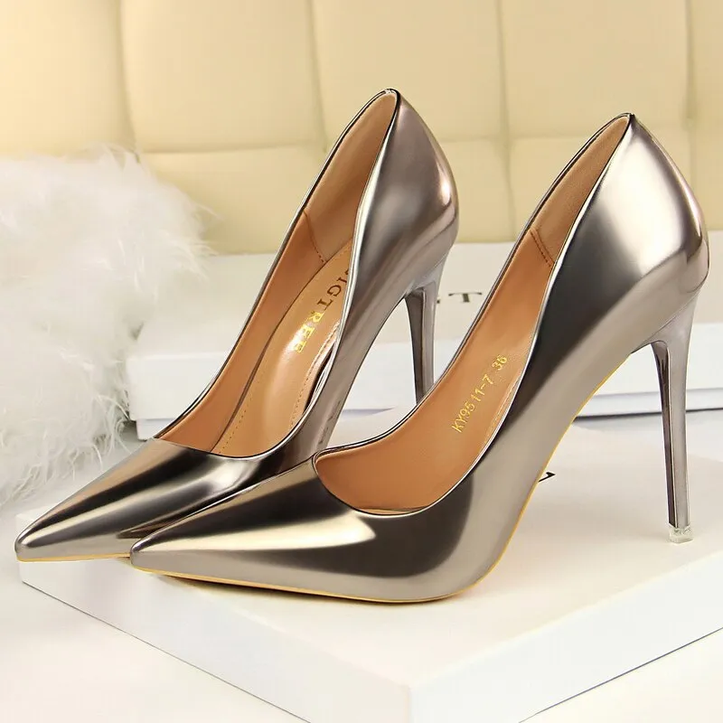 Graduation Gift  Shoes Classic Pumps Patent Leather Women Pumps Fashion Women Wedding Shoes High Heels Stiletto 10.5 Cm 7.5 Cm Lady Shoes