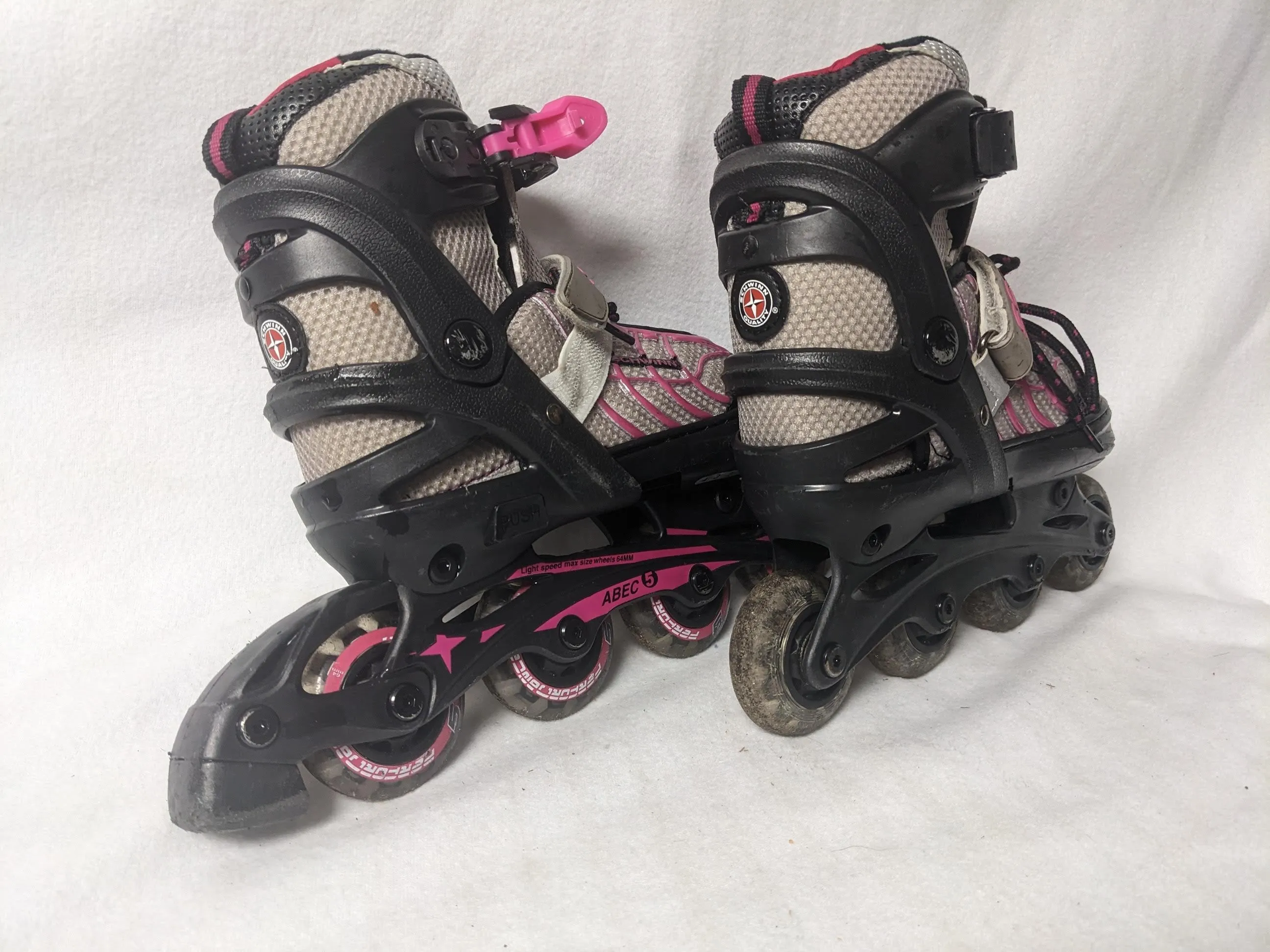 Schwinn Youth In-Line-Skates Size 1-4 Adjustable Color Black Condition Used