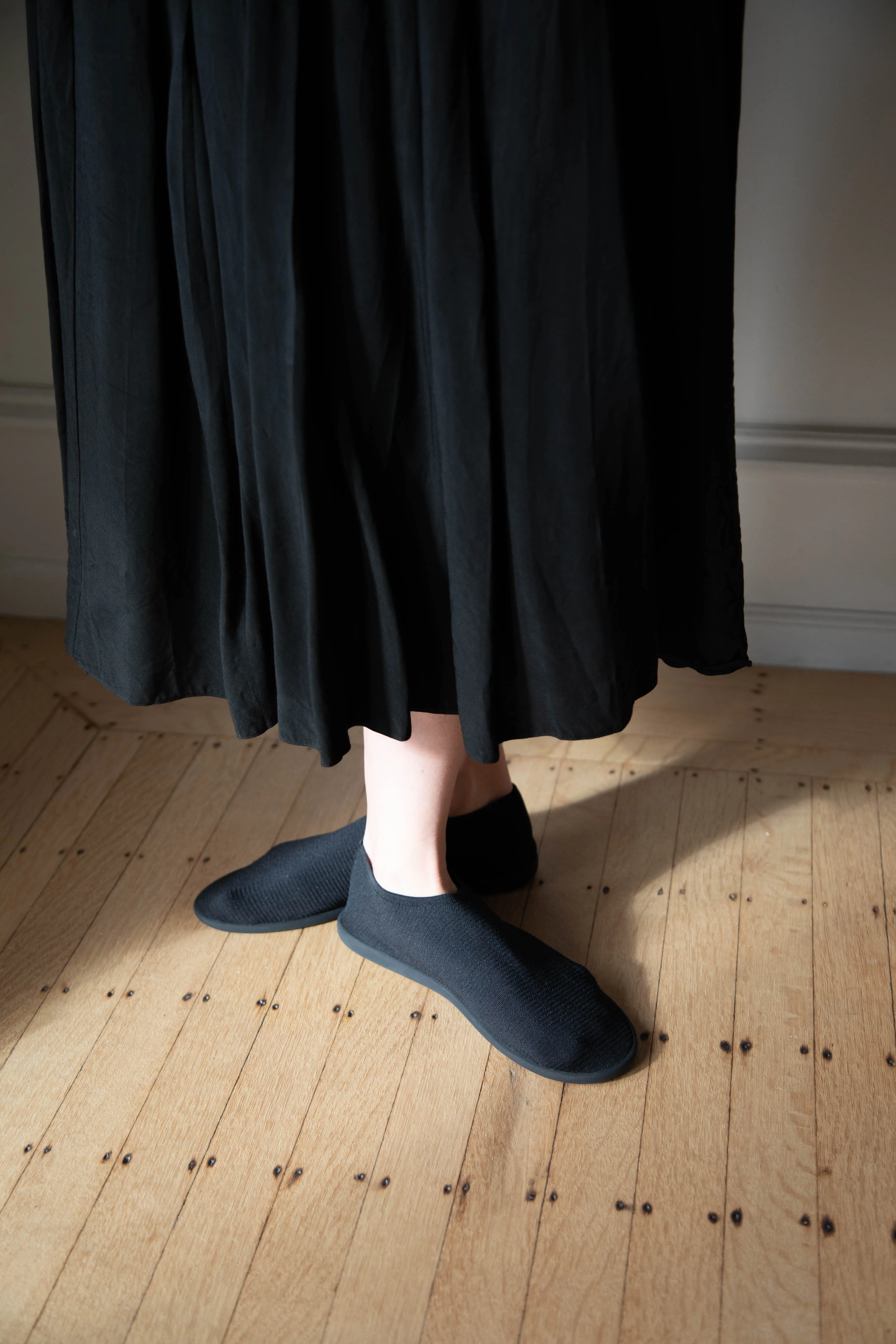 Softromaine | Flat in Black