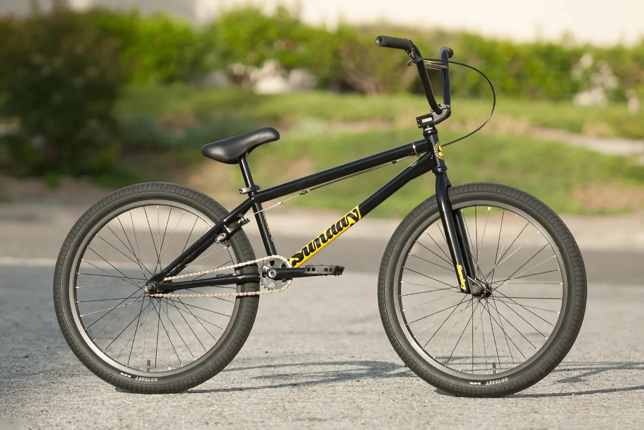 Sunday 2023 Model C 24″ Complete BMX Bike - Gloss Black