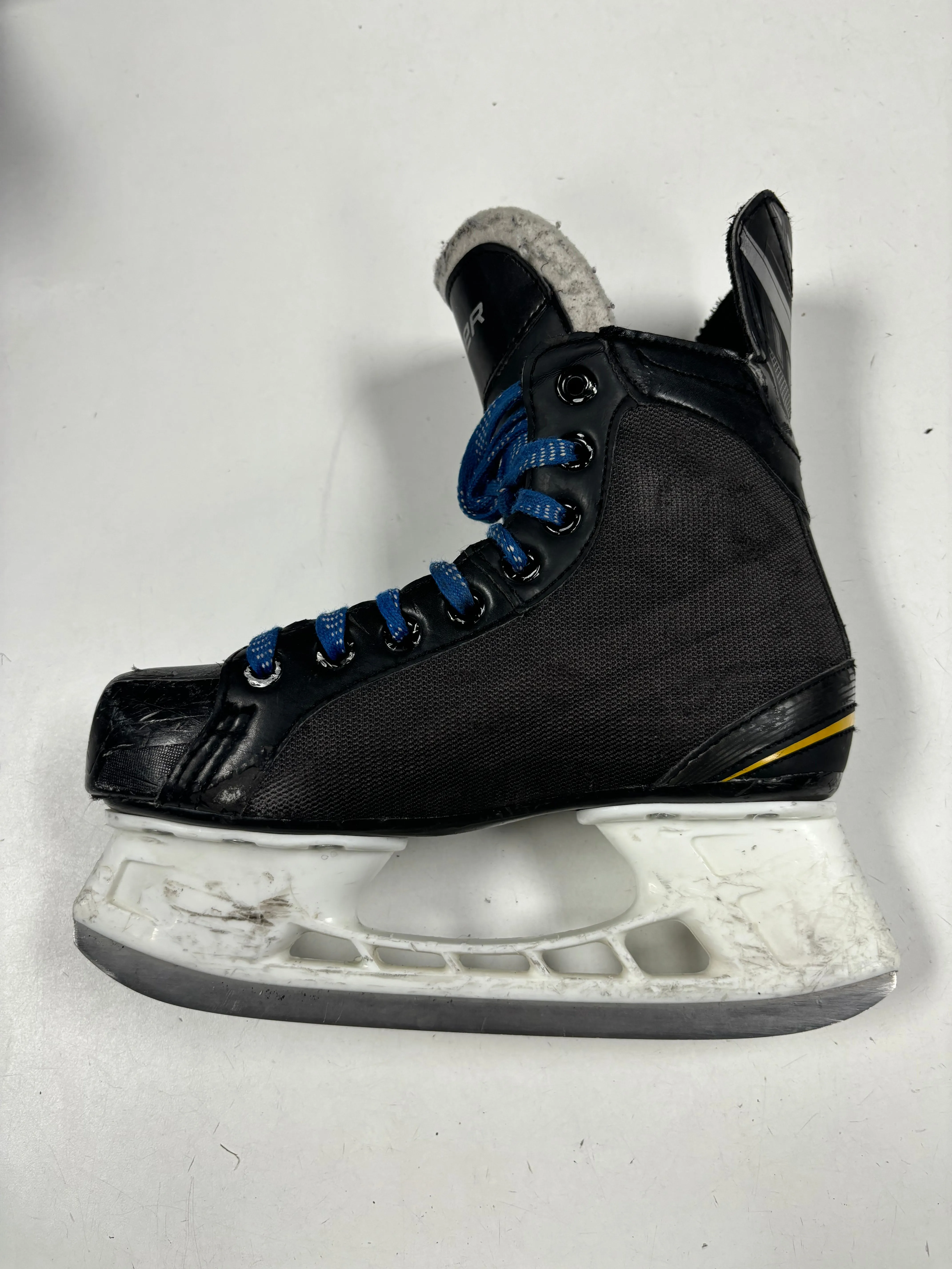 Used Bauer Supreme 140 Size 3 Hockey Skates