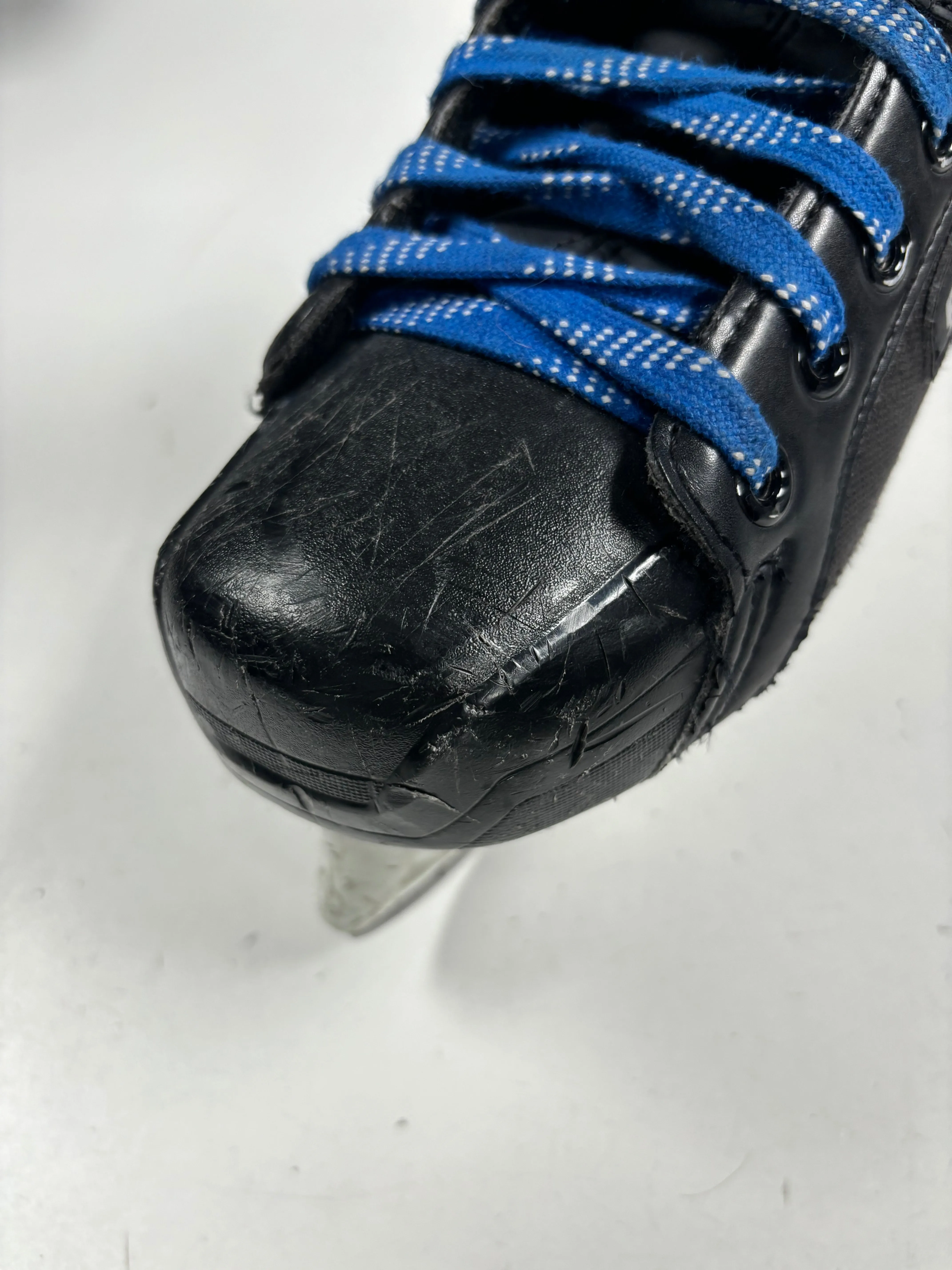 Used Bauer Supreme 140 Size 3 Hockey Skates