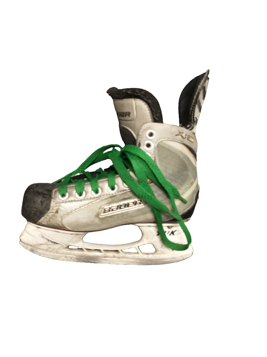 Used Bauer X30 Hockey Skates Size 2.5 EE