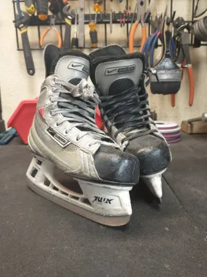 Used Nike Bauer Size 2 Hockey Skates