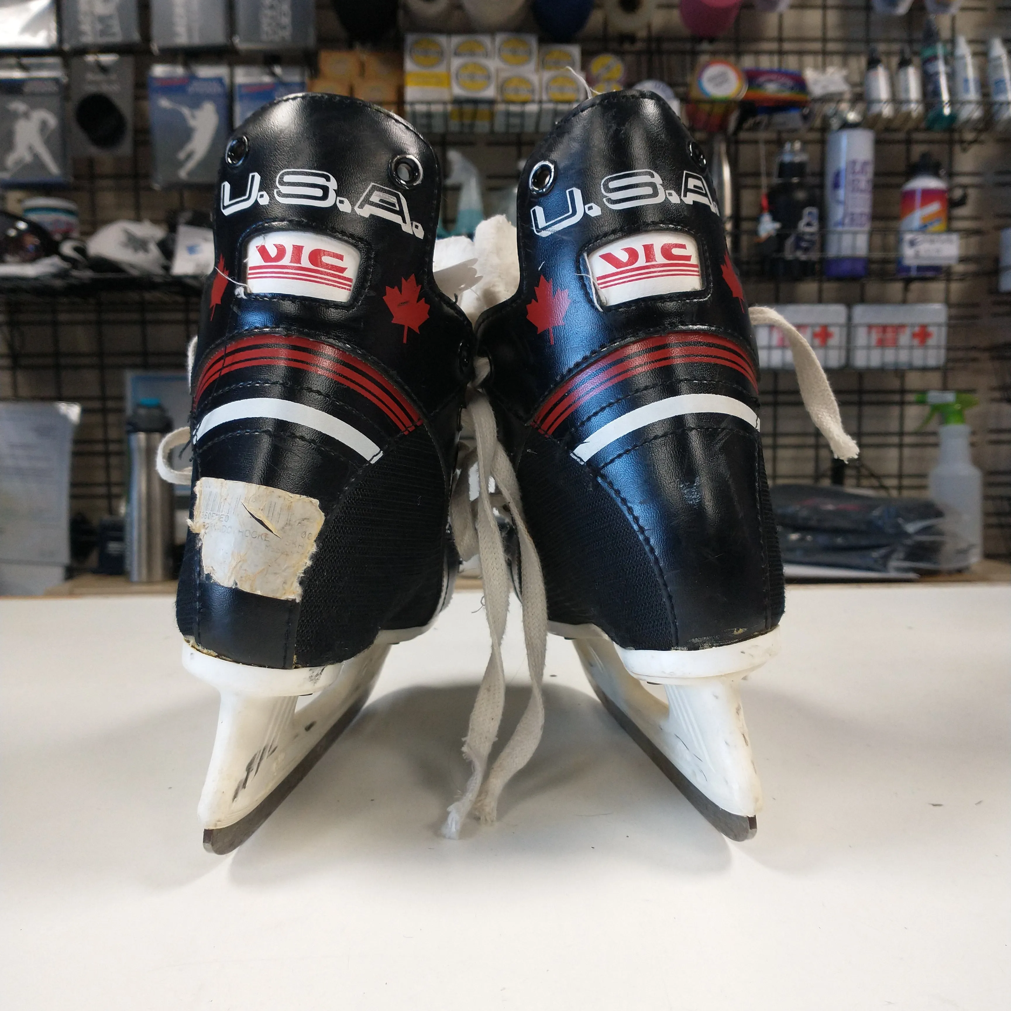 Used Vic Junior Size 1 Hockey Skates