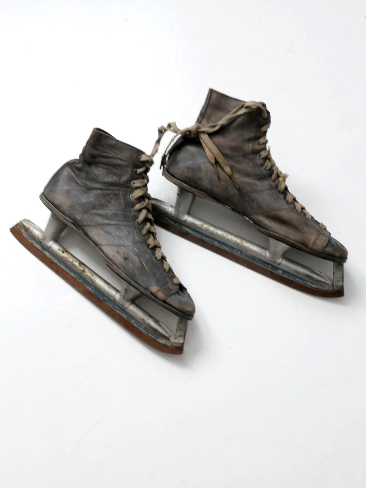 vintage AG Spaulding Silver Wing ice skates